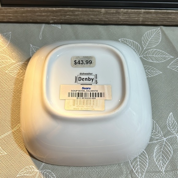 Denby. Square Soup Bowl. Oven, Microwave, and Dishwasher safe. - Picture 3 of 6